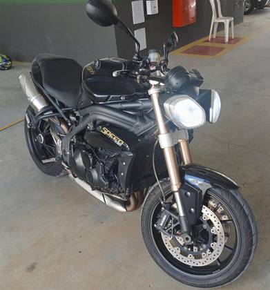 TRIUMPH SPEED TRIPLE 